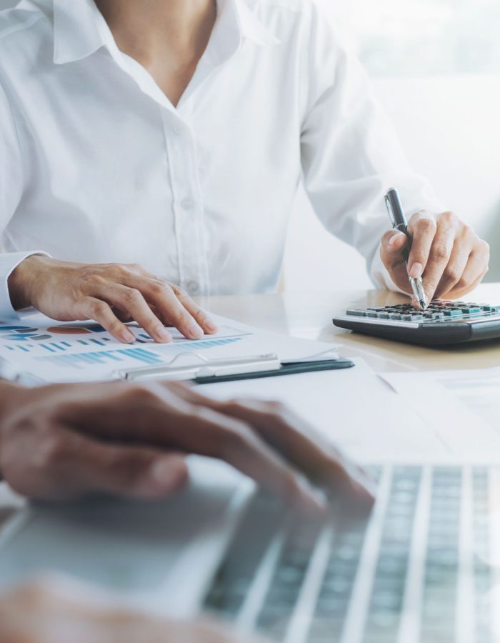 business-team-present-professional-investor-working-new-startup-project-finance-meeting